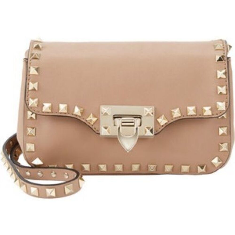 🎉2 days SALE 🎉Authentic Valentino rockstud nude